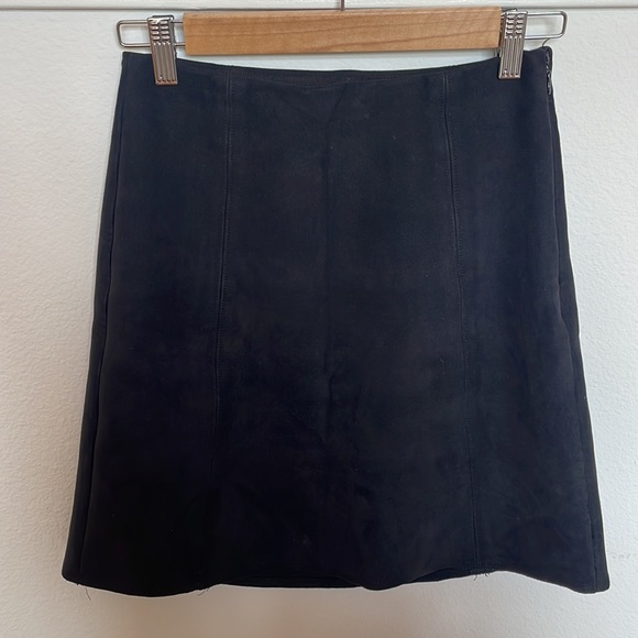 Aritzia Babaton Modern Mini Skirt, Size 0 - Picture 7 of 11